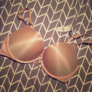 Victoria secret bombshell